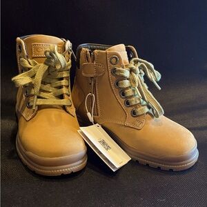 Boys Geox Respira Leather Boots size US 9 EU 26